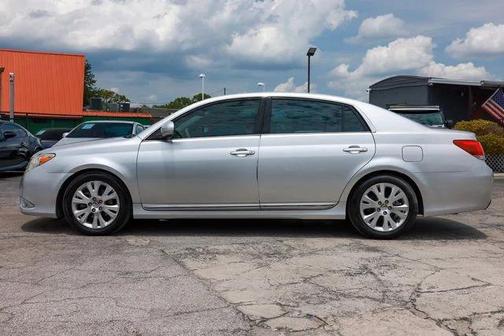 Classic Silver Metallic 2011 Toyota Avalon Base