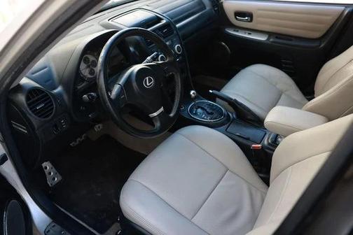 Alabaster Metallic 2004 Lexus IS 300 Base