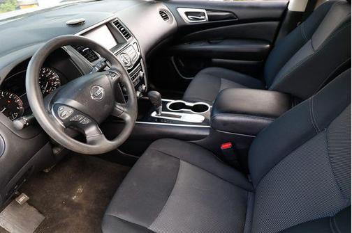 2018 Nissan Pathfinder S