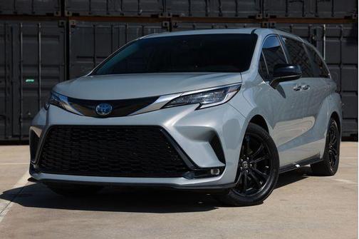 Cement 2023 Toyota Sienna XSE 7 Passenger