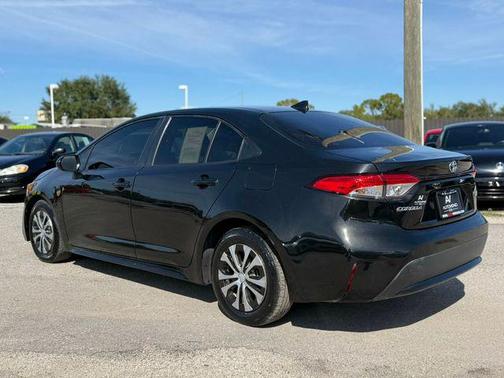 2022 Toyota Corolla Hybrid SE