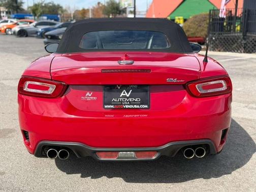 2018 FIAT 124 Spider Base