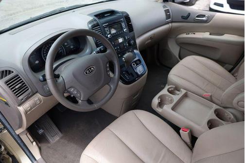Cashmere Beige 2011 Kia Sedona EX