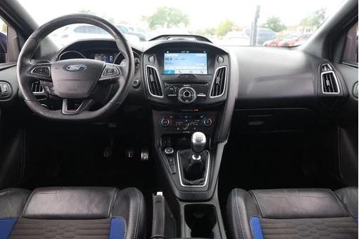 Nitrous Blue Quad-Coat 2016 Ford Focus ST