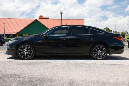 Midnight Black Metallic 2019 Toyota Avalon Touring