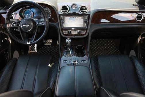 Venusian Grey Metallic 2018 Bentley Bentayga