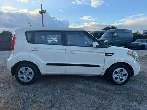 2013 Kia Soul Base