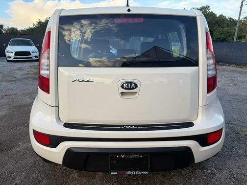2013 Kia Soul Base