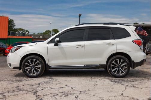 Crystal White Pearl 2017 Subaru Forester 2.0XT Touring