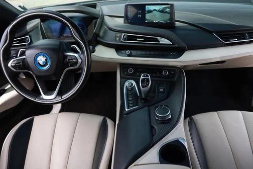 Sophisto Gray Metallic w/BMW i Frozen Blue Accent 2019 BMW i8 Roadster