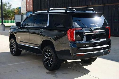 Black 2021 GMC Yukon SLT