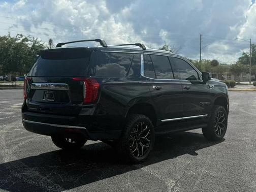 Black 2021 GMC Yukon SLT