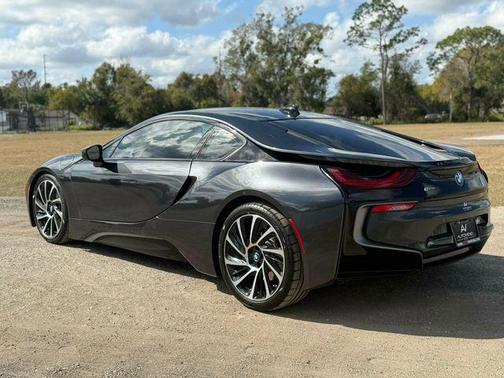 2015 BMW i8 Pure Impulse World