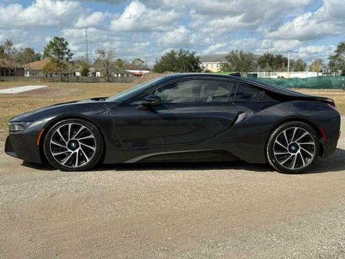 2015 BMW i8 Pure Impulse World