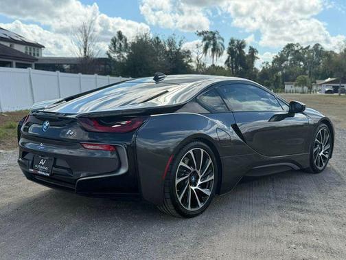 2015 BMW i8 Pure Impulse World