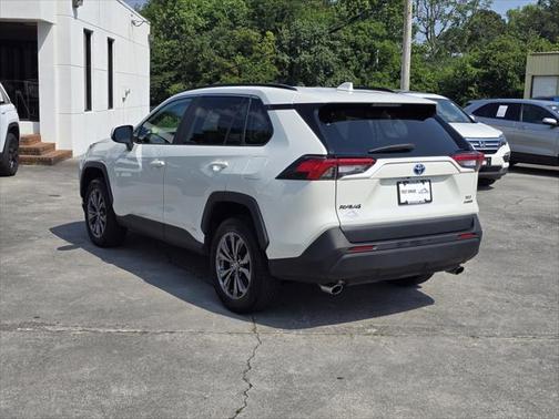2022 Toyota RAV4 Hybrid XLE Premium