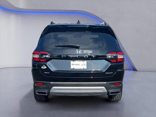 2025 Honda Pilot Touring 8-Passenger