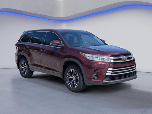 2019 Toyota Highlander LE I4