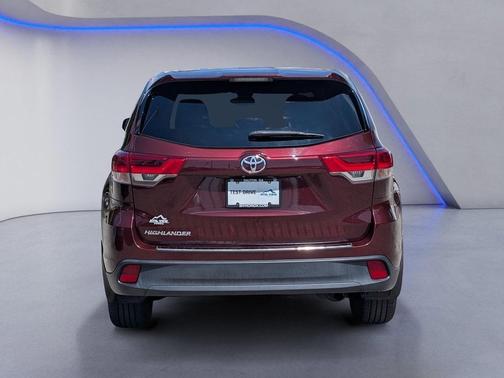 2019 Toyota Highlander LE I4