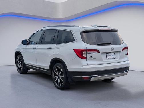 2022 Honda Pilot Touring 8-Passenger