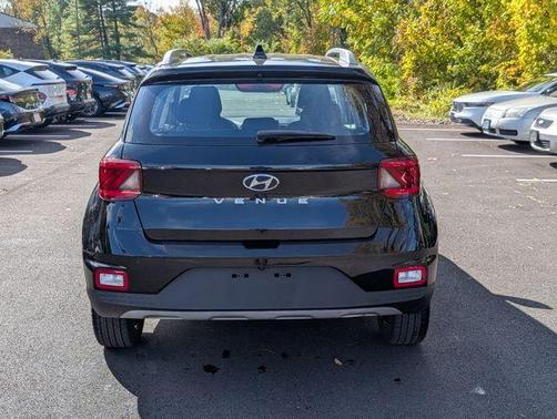 2022 Hyundai VENUE SEL