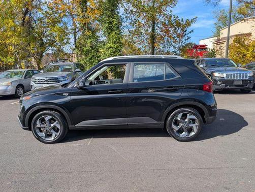 2022 Hyundai VENUE SEL