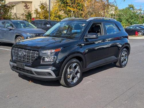 2022 Hyundai VENUE SEL