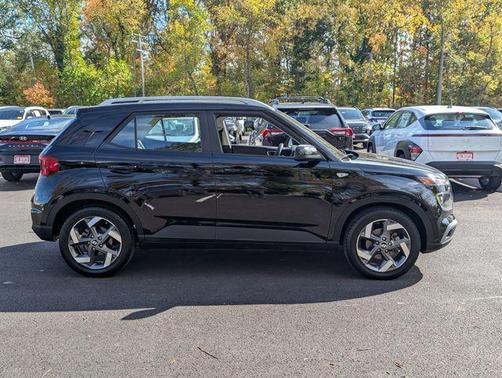 2022 Hyundai VENUE SEL