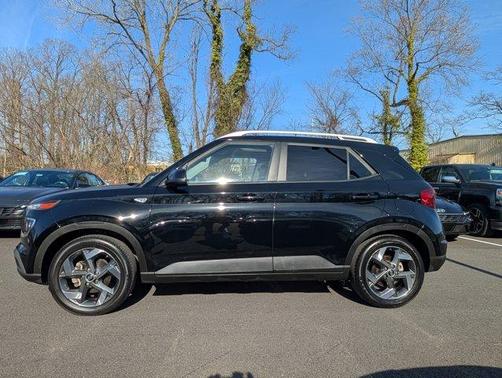 2023 Hyundai VENUE SEL