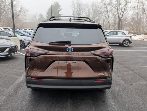 2024 Toyota Sienna XLE