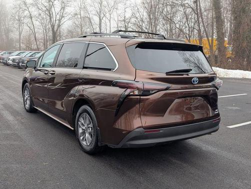 2024 Toyota Sienna XLE