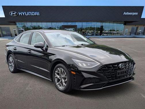 Phantom Black 2022 Hyundai SONATA SEL