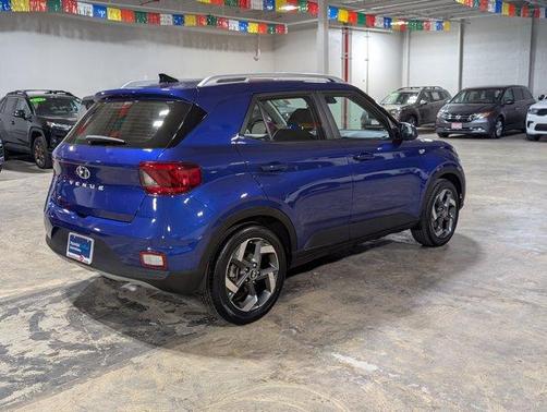 2022 Hyundai VENUE SEL