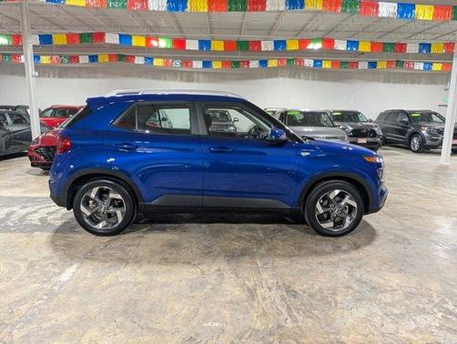 2022 Hyundai VENUE SEL