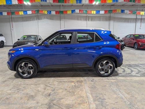 2022 Hyundai VENUE SEL