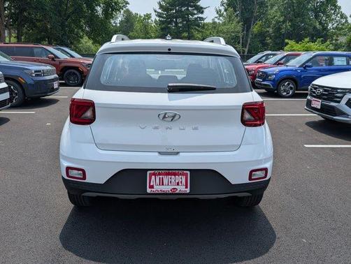 2025 Hyundai VENUE SEL