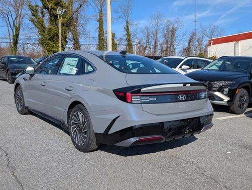 2025 Hyundai SONATA Hybrid SEL