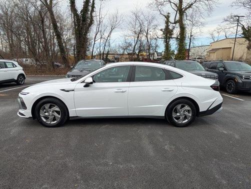 2025 Hyundai SONATA SE