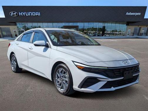 2024 Hyundai ELANTRA SEL