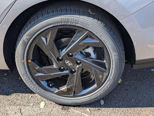 2026 Hyundai ELANTRA SEL