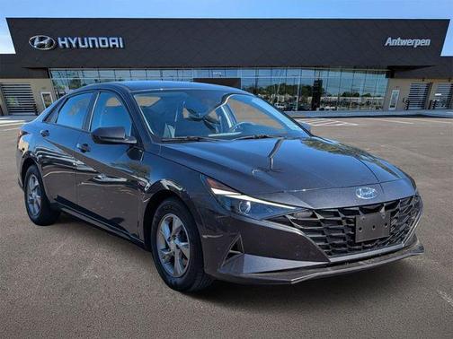 2022 Hyundai ELANTRA SE