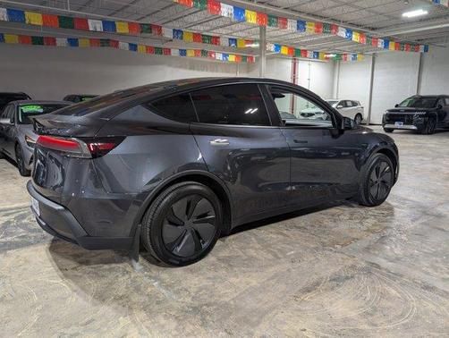 2026 Tesla Model Y PREMIUM