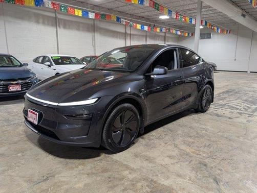 2026 Tesla Model Y PREMIUM