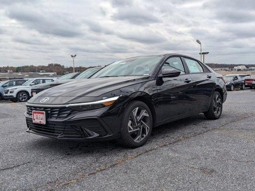 2025 Hyundai ELANTRA SEL Sport
