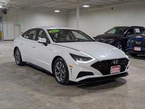 2022 Hyundai SONATA SEL