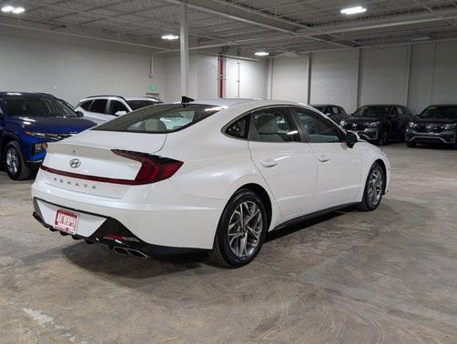 2022 Hyundai SONATA SEL