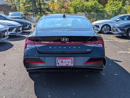 2025 Hyundai ELANTRA HEV Limited