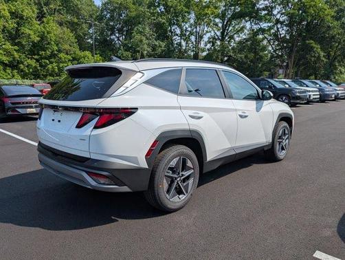 2025 Hyundai TUCSON SEL