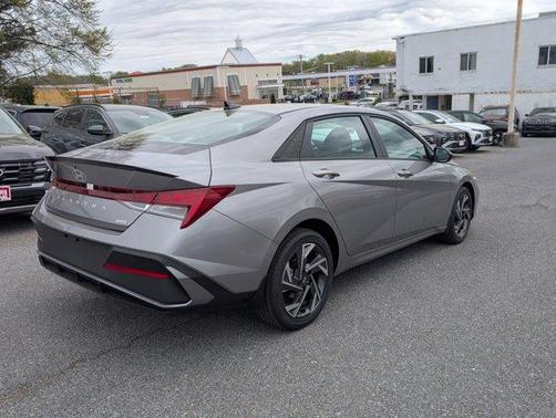 2025 Hyundai ELANTRA HEV SEL Sport