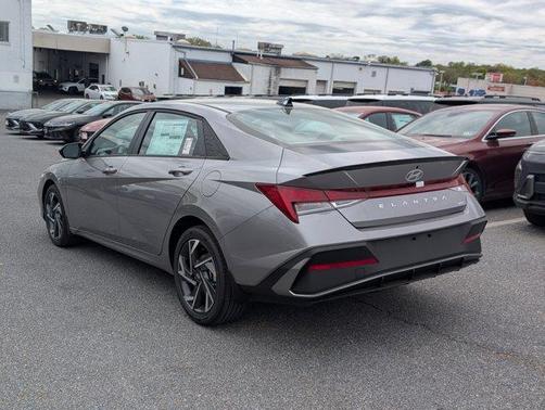 2025 Hyundai ELANTRA HEV SEL Sport